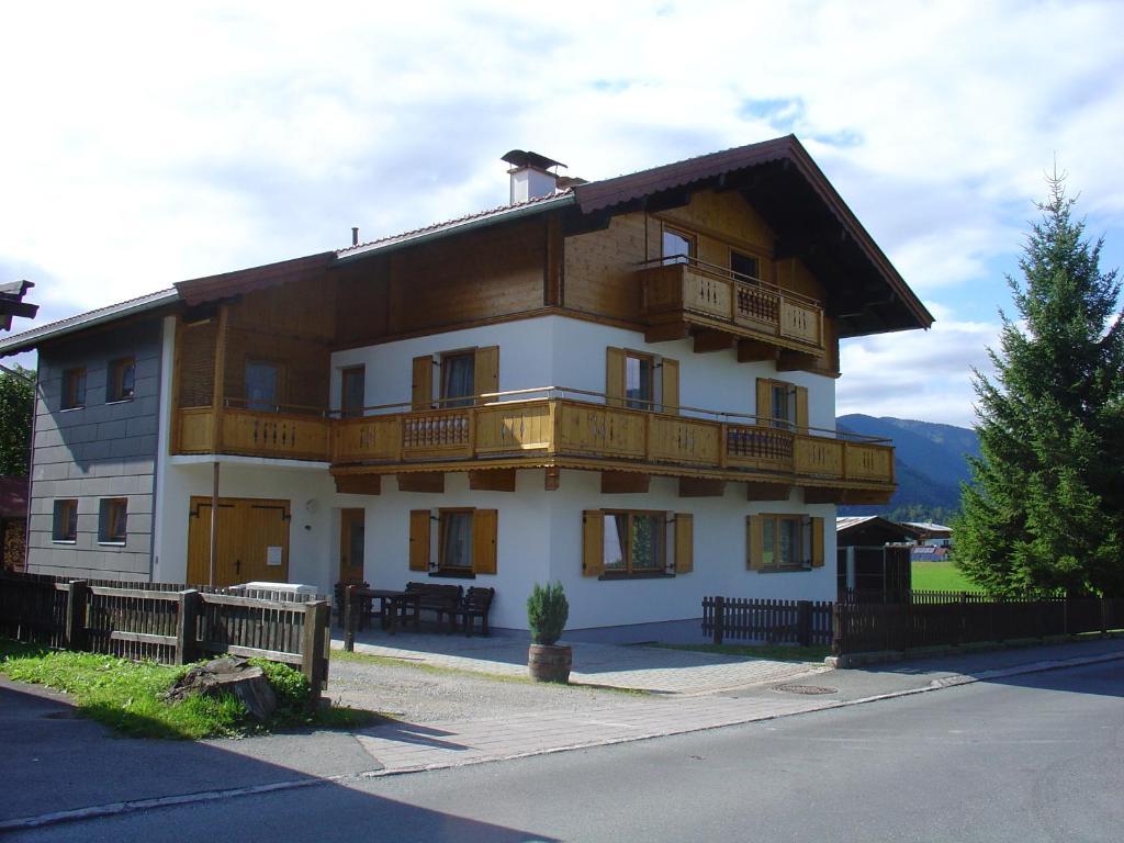 Ferienhaus Resi & Obermoser ケセン 部屋 写真